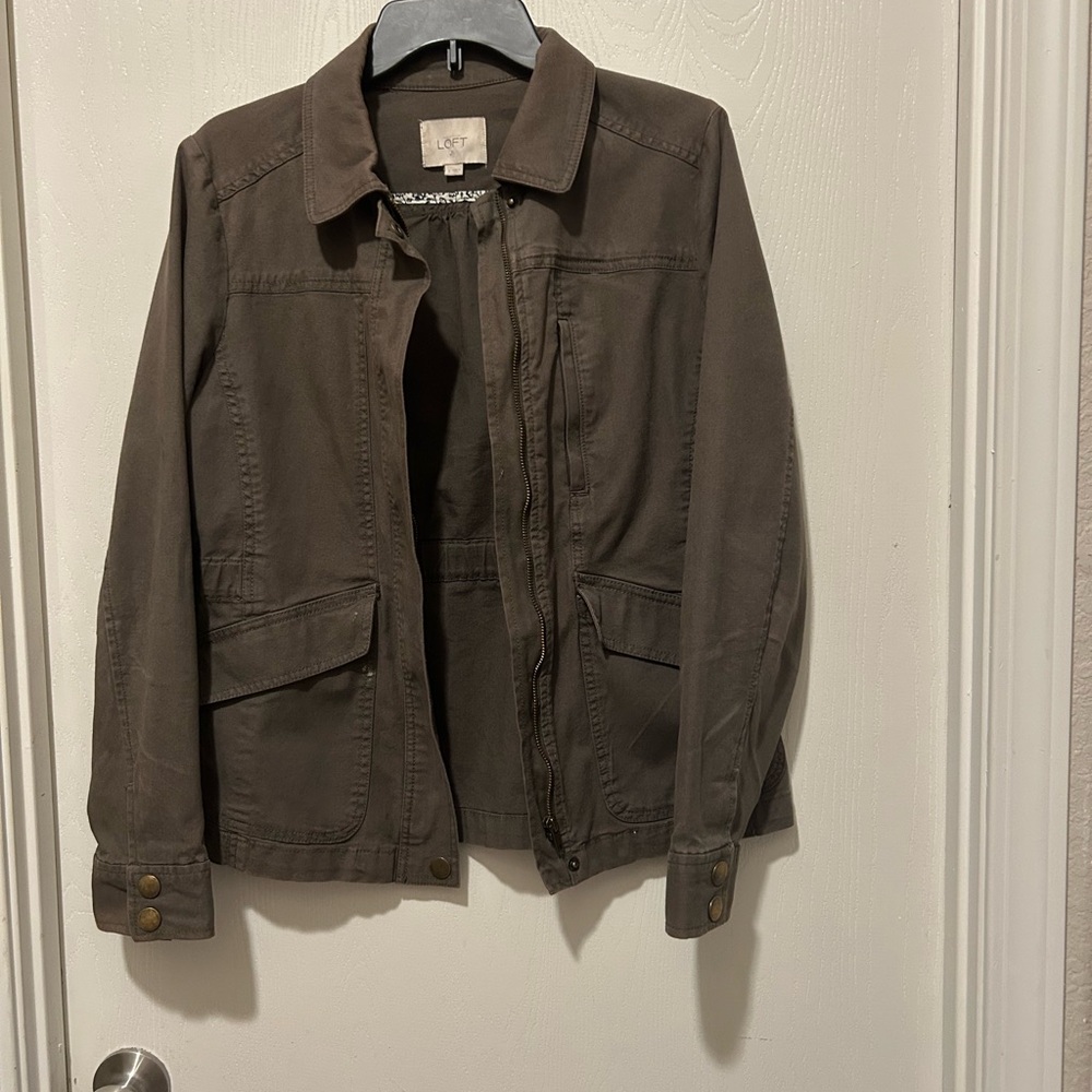LOFT Woman’s Olive Green Utility Jacket with Structured Collar